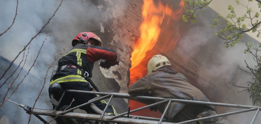 
                В результате российских обстрелов в Харьковской области за сутки произошло восемь пожаров            