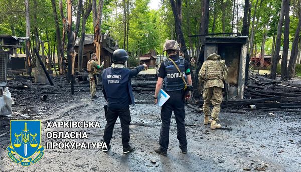 
                Русские оккупанты обстреляли из РСЗО центр Харькова: ранены два человека            