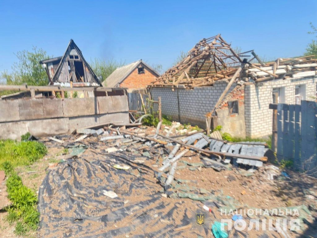 
                Разрушены дома и медпункт: жителей Старого Салтова и Молодовой просят пока не возвращаться            