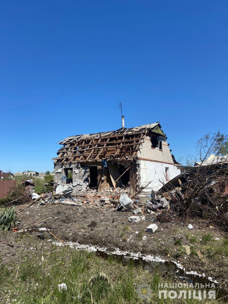 
                Разрушены дома и медпункт: жителей Старого Салтова и Молодовой просят пока не возвращаться            