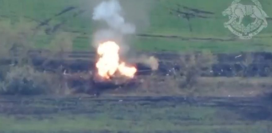 
                ВСУ в Харьковской области уничтожили несколько российских танков, МТЛБ и блиндаж с оккупантами (Видео)            