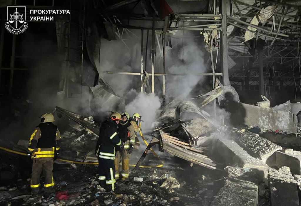 У Харківській області ракети зруйнували термінал «Нової пошти» (ФОТО)