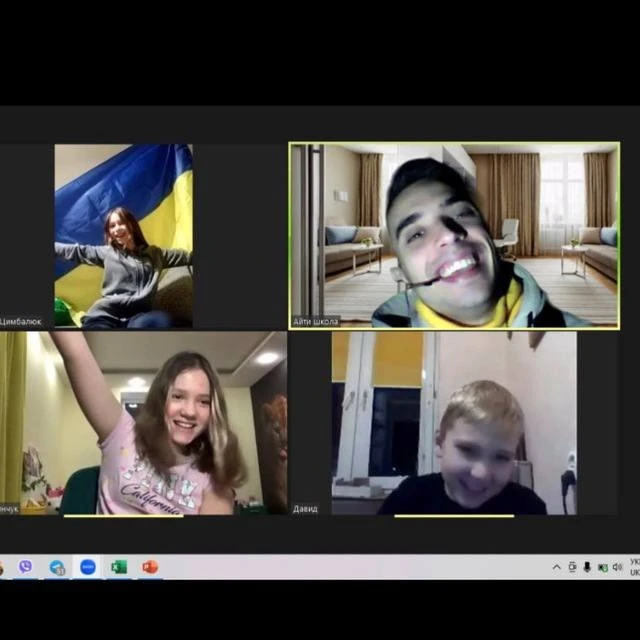 Урок в Zoom з учнями Академії Покоління IT