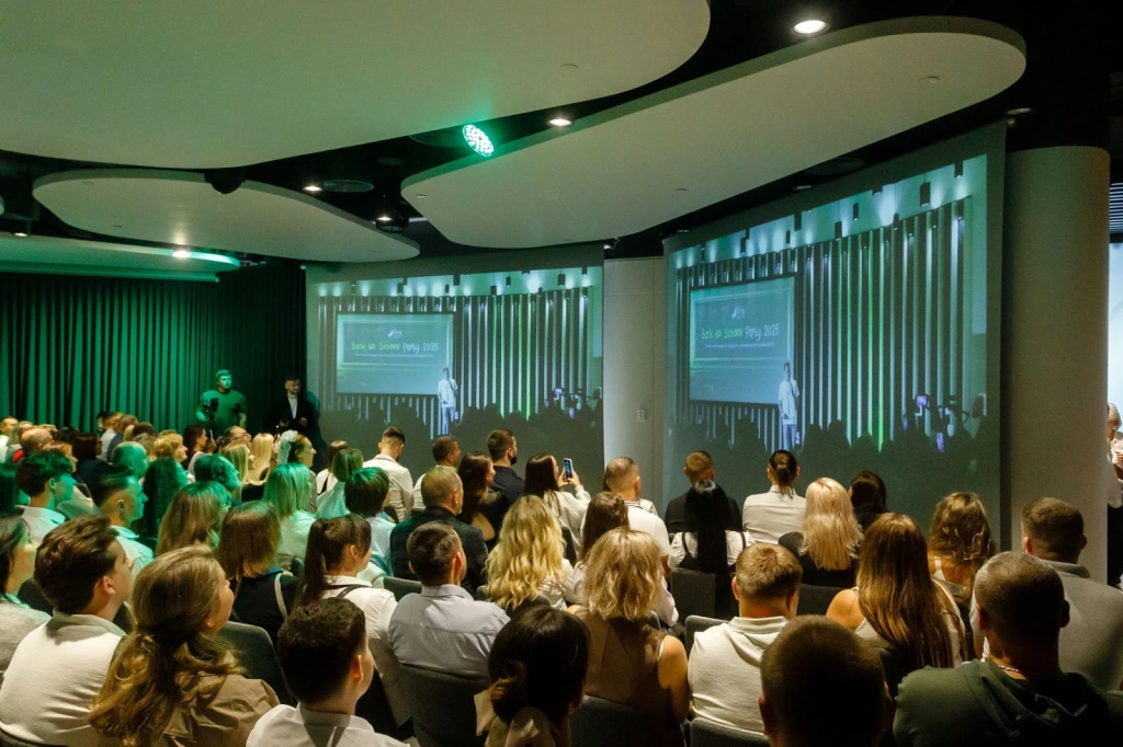 Выступление Александра Орловского фото