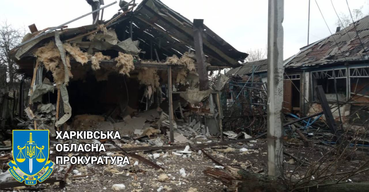 
                Российские оккупанты нанесли удар по Барвенково в Харьковской области (Фото)            