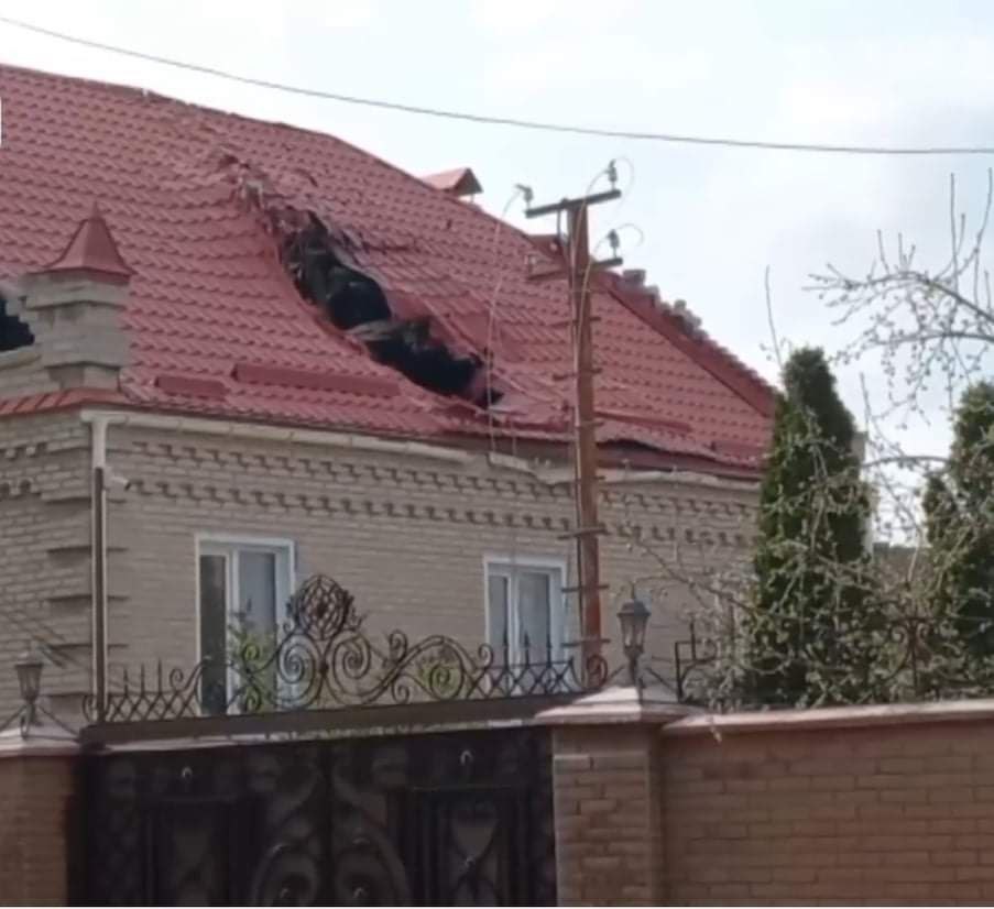 
                В результате российских обстрелов в Луганской области погибли восемь человек (Фото)            