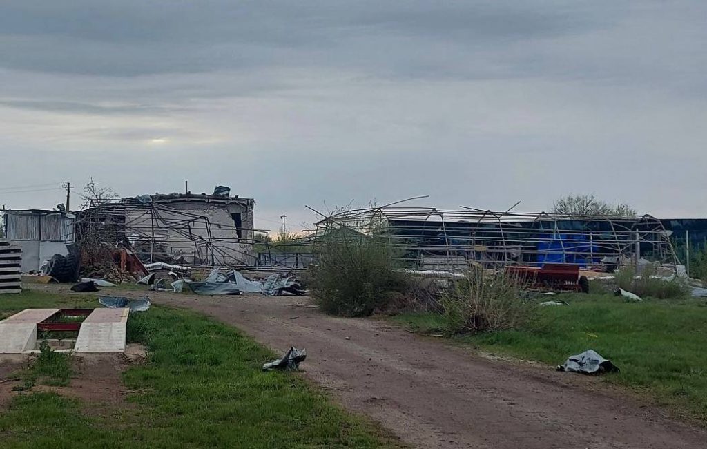 
                Российские оккупанты обстреляли фермерские склады в Днепропетровской области (Фото)             